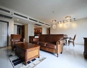 For RentCondoWitthayu, Chidlom, Langsuan, Ploenchit : Fully Furnished 3 Beds Condo for Rent!
