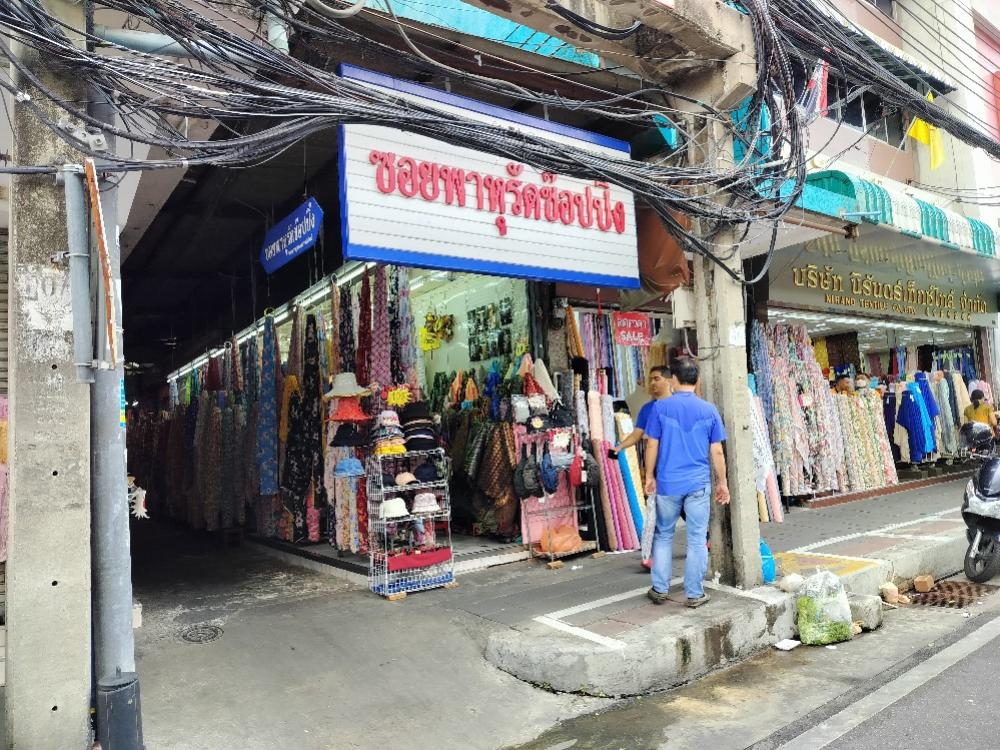For SaleShophouseYaowarat, Banglamphu : Commercial building for sale 5 floors with business, trading area, Soi Phahurat Shopping