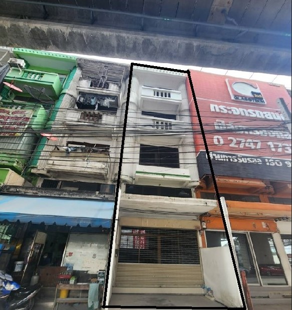 For SaleShophousePattanakan, Srinakarin : Comercial building 4.5th floor next to MRT Sri-Udom Srinakarin main road Area 23.6 Sq.wah , in-space building 300 Sq.m