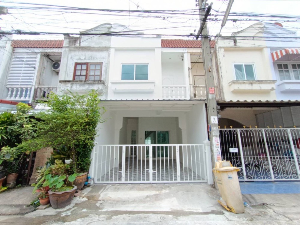 ขายทาวน์เฮ้าส์/ทาวน์โฮมวิภาวดี ดอนเมือง หลักสี่ : ME-54 ขาย ทฮ. 2 ชั้น หมู่บ้านณัฐกานต์ สะพานใหม่ อยู่ใกล้ ม.นอร์ทกรุงเทพ โทร 093-887-8964
