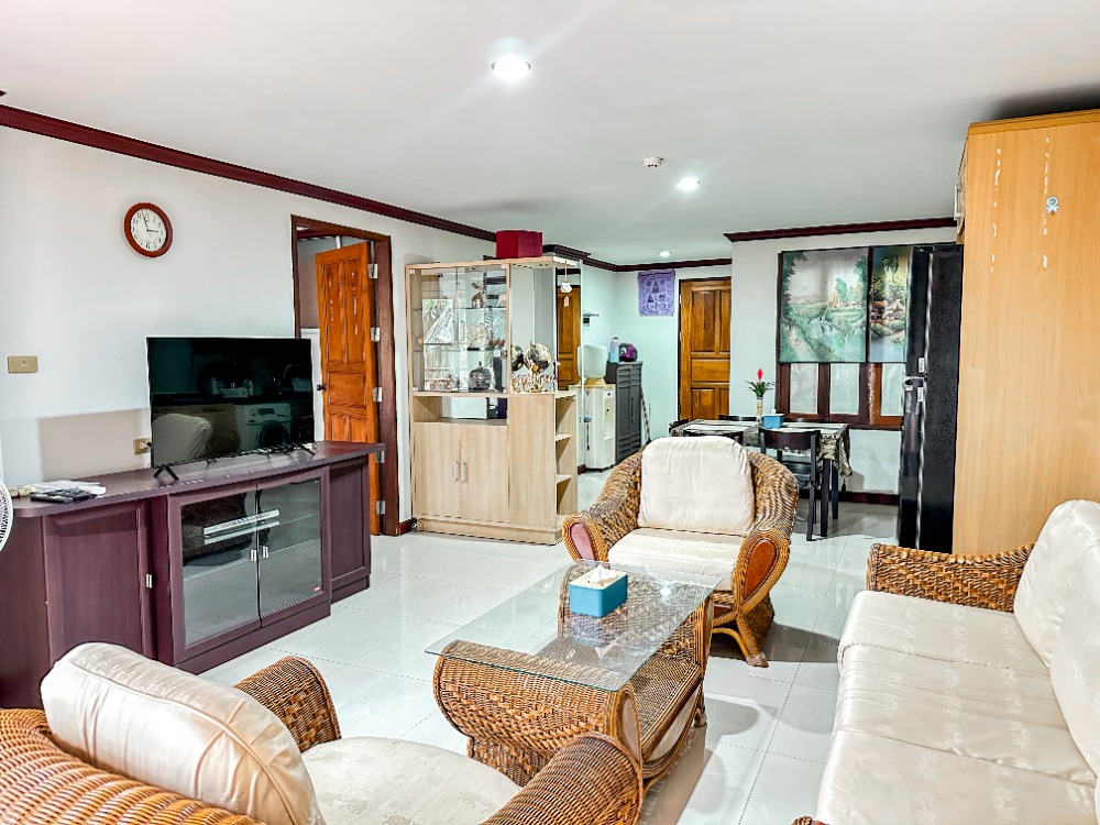 For SaleCondoPattaya, Bangsaen, Chonburi : Condo for sale with complete facilities, 2 bedrooms, 2 bathrooms, 92 sq m.