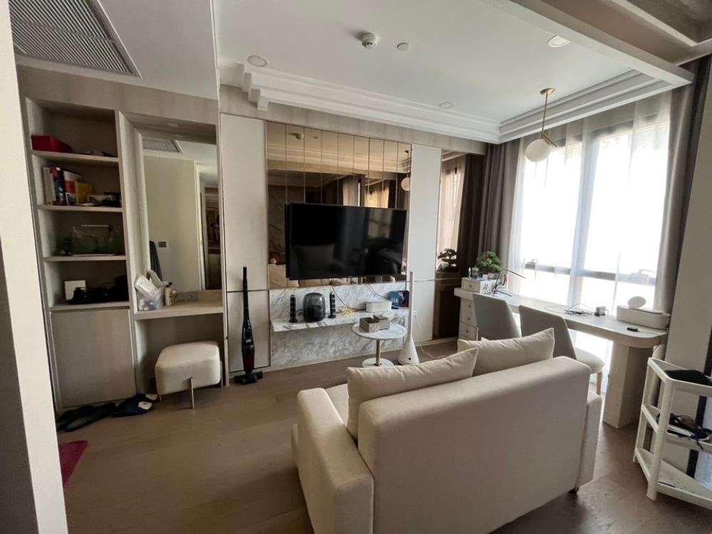 For RentCondoSiam Paragon ,Chulalongkorn,Samyan : Ashton Chula Silom, size 32 sq m, 1 bedroom, 1 bathroom, beautiful room, built-in set, price 26,000 only, make an appointment to see the project 0614162636