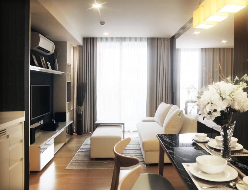 ให้เช่าคอนโดสุขุมวิท อโศก ทองหล่อ : ✨Condo Liv@49 For Rent โทนสีห้องแมทกันดีมากดูหรูมีระดับ มีเฟอร์นิเจอร์ครบ พร้อมเข้าอยู่เลย อยู่ใกล้รถไฟฟ้า BTS ทองหล่อ เดินทางสะวดกมาก 💥🏢