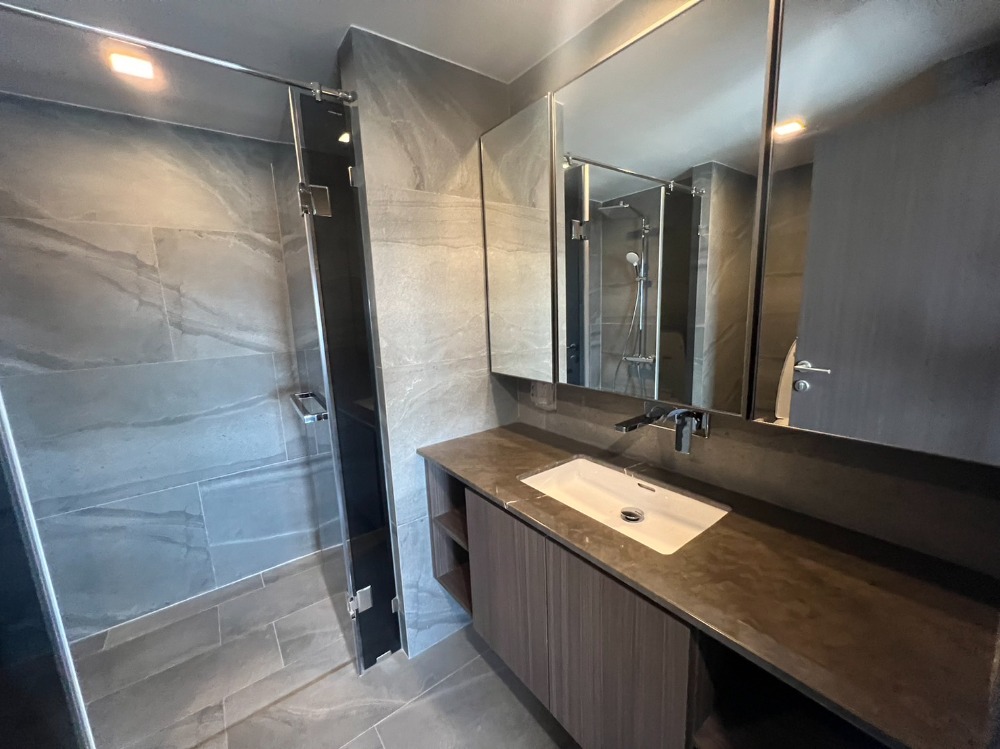 For RentCondoRatchathewi,Phayathai : Conner Ratchathewi, new luxury condo, rental price 50，000 baht