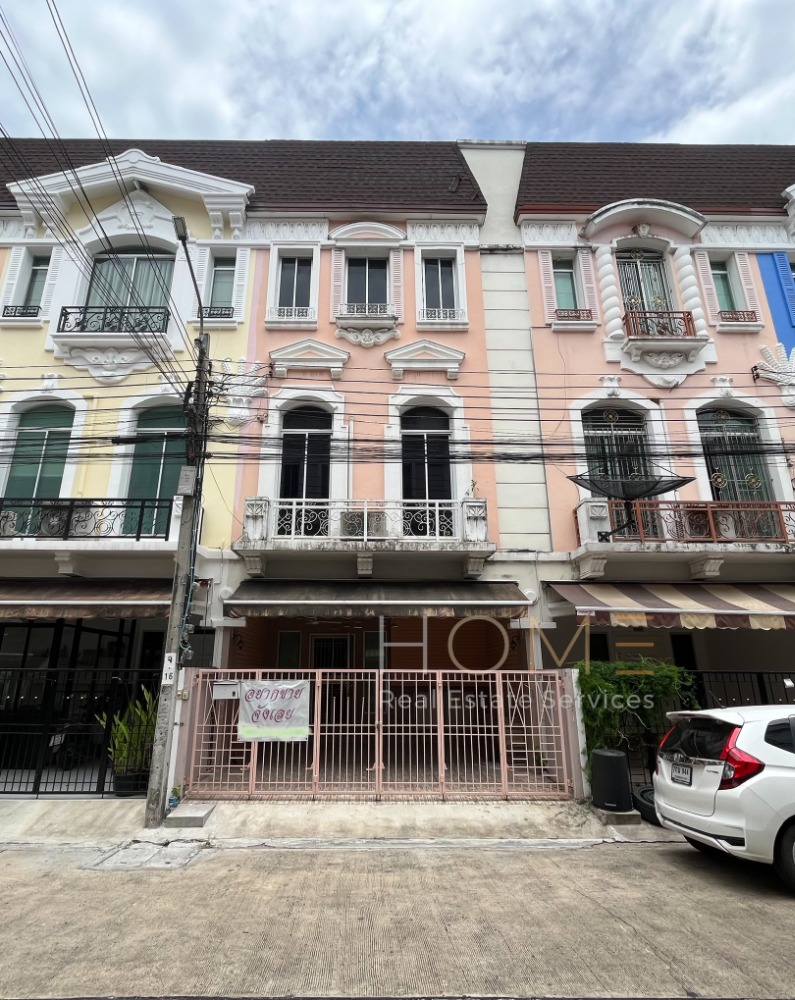 For SaleTownhouseChokchai 4, Ladprao 71, Ladprao 48, : Townhome Baan Klang Muang Grand De Paris Ratchada / 3 bedrooms (for sale), Baan Klang Muang Grand De Paris Ratchada / Townhome 3 Bedrooms (FOR SALE) RUK592.