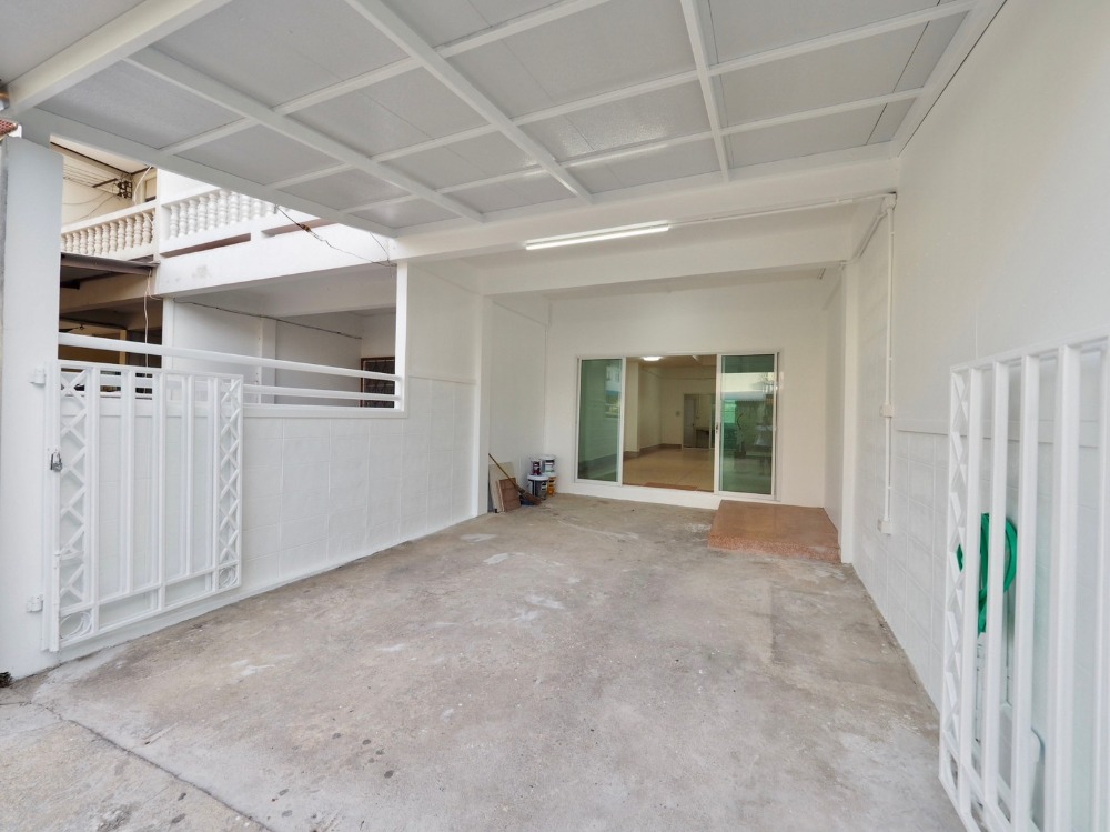 ขายบ้านนครปฐม : 🏡 ขายทาวน์เฮ้าส์ 2 ชั้น หมู่บ้านประปานคร ถนนนาสร้าง รีโนเวทใหม่ทั้งหมด