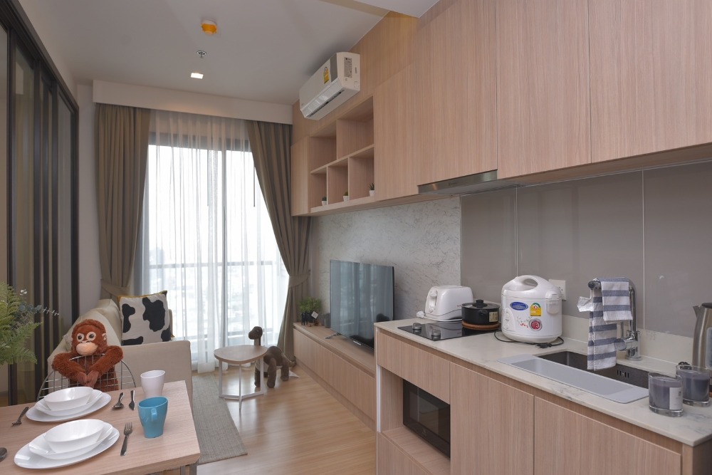 For RentCondoSapankwai,Jatujak : Condo for rent, M Chatuchak, pets allowed. You can move in this June. *Reservations open in advance* Message me quickly, there is only one room.
