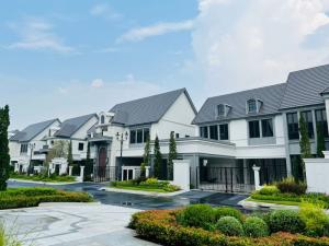 ขายบ้านเกษตรศาสตร์ รัชโยธิน : ขายบ้านเดี่ยวสุดหรู นาราสิริ พหล-วัชรพล (Narasiri Pahol-watcharapol)  (ใกล้ทางด่วน, สนามบินดอนเมือง,ใกล้ international school ,วัชรพล เลียบด่วน เอกมัย-รามอินทรา)