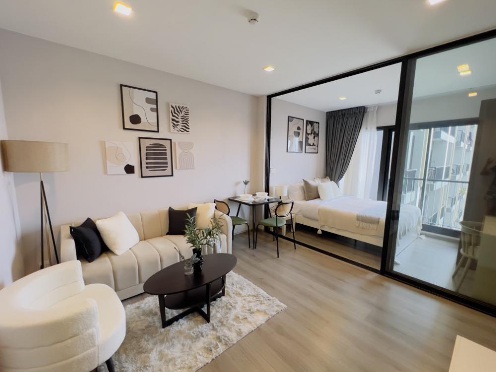 For SaleCondoRattanathibet, Sanambinna : The best with the view of the Chao Phraya River on the balcony. Watch the sunset by the river every day, near MRT Phra Nang Klao, easy to go into the city The central area is bigger than the condo. tens of millions of levels