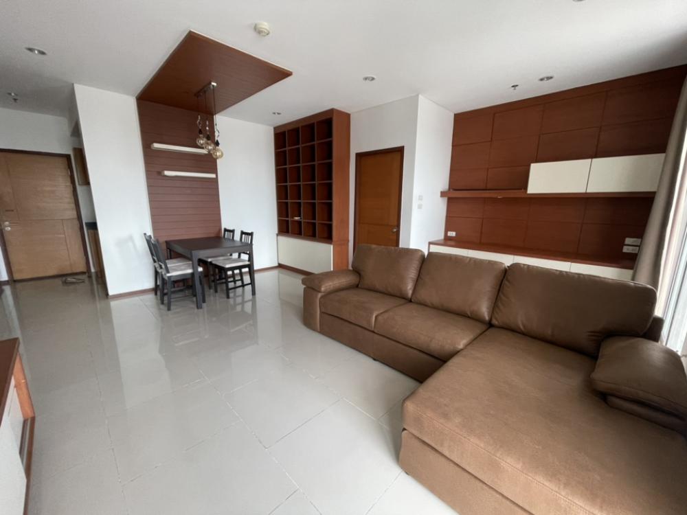 For RentCondoWongwianyai, Charoennakor : Condo for rent, 2 bedrooms, river view, cool breeze, next to Sathorn road, next to BTS Krungthonburi station. and the gold line - Icon Siam