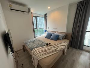 For SaleCondoOnnut, Udomsuk : IDEO MOBI Sukhumvit 81 / 2 Bedrooms (FOR SALE), Ideo Mobi Sukhumvit 81 / 2 Bedrooms (For Sale) HL1324