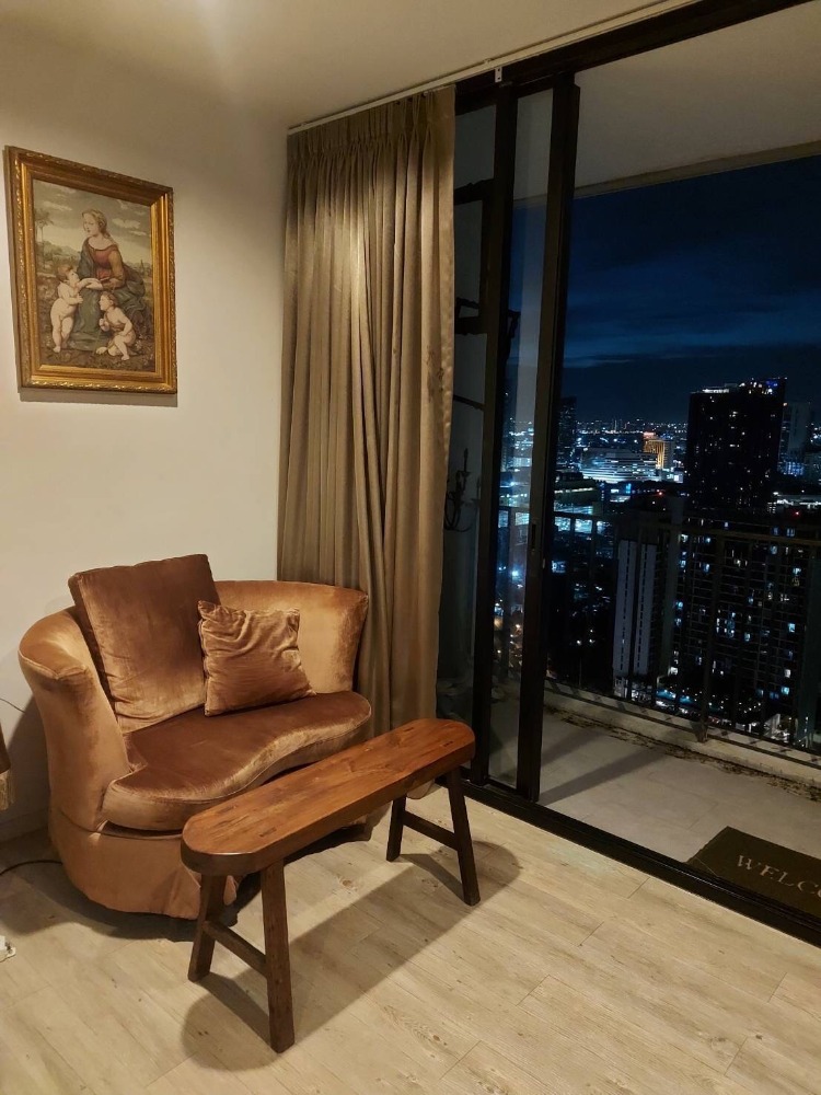 ขายคอนโดลาดพร้าว เซ็นทรัลลาดพร้าว : The Issara Ladprao ขายด่วน !! 2.85ล้านบาทเท่านั้น ราคาหายากแล้ว ห้องขนาด 34 ตรม ชั้นสูง พร้อมพาชมห้องค่ะติดต่อมาเลย