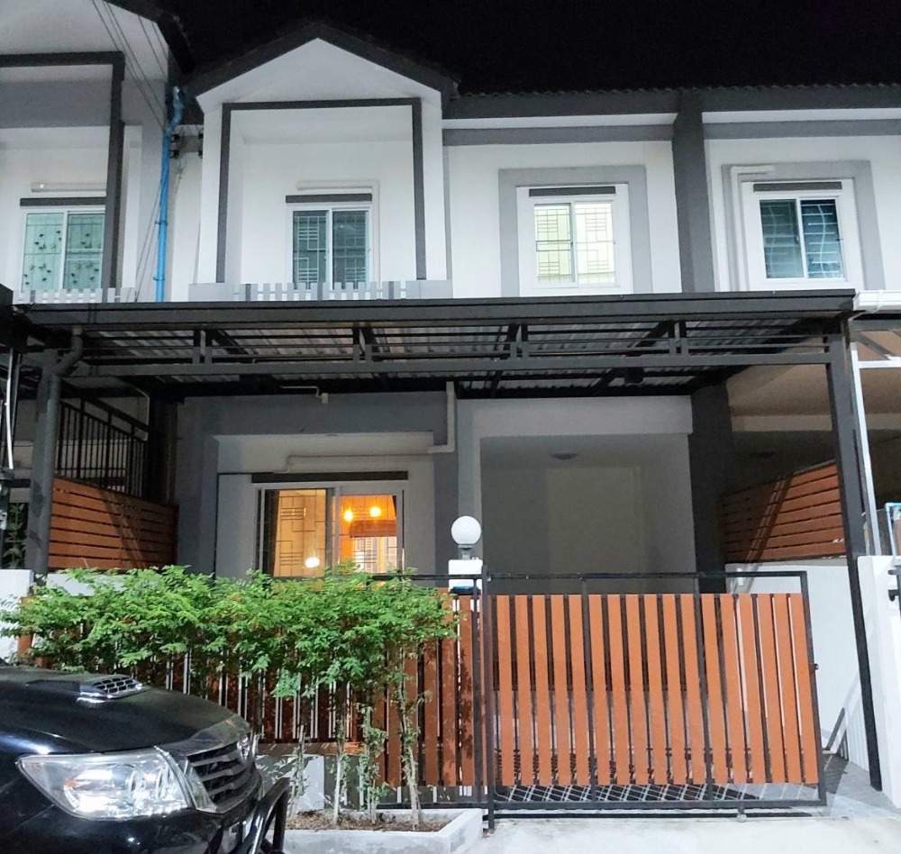 ขายบ้านวิภาวดี ดอนเมือง หลักสี่ : ทำเลดี ราคาดี ! ขายทาวน์โฮม หมู่บ้าน ไลโอนอฟ ดอนเมือง - แจ้งวัฒนะ !（ Lio Nov Donmueng-Chaengwattana ）19.2 ตร.ว ใกล้รถไฟฟ้าสายสีแดง ดอนเมือง ! ใกล้สนามบินดอนเมือง ! ขายด่วน
