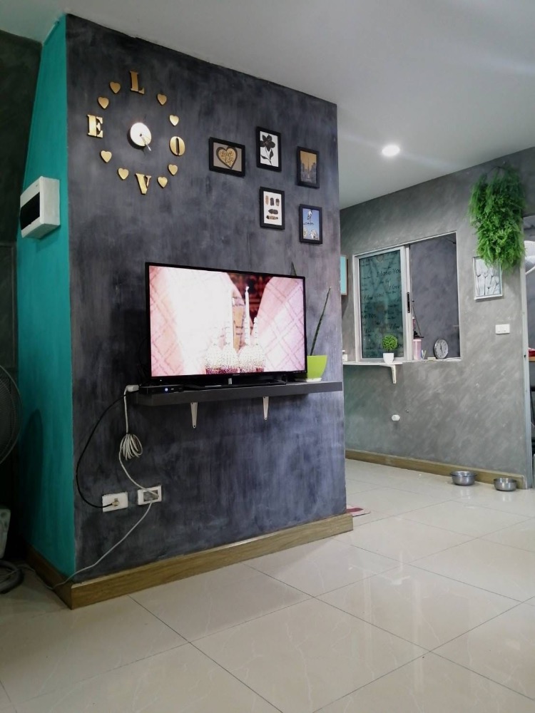 For SaleTownhouseLadkrabang, Suwannaphum Airport : P-2345 Urgent sale! Pruksa Town Next On Nut-Rama 9, beautiful house behind the corner.