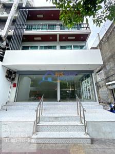 For SaleShophouseSathorn, Narathiwat : Selling at special price, commercial building next to the road - Sathorn