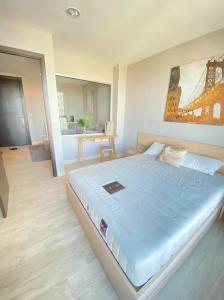 For SaleCondoRatchadapisek, Huaikwang, Suttisan : 🎉 Rhythm Ratchada condo for sale 🚝 MRT Ratchada in front of the condo 💵 price negotiable