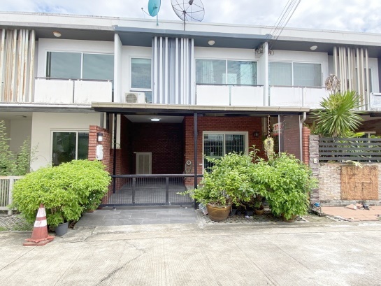 For SaleTownhouseYothinpattana,CDC : For sale, Pruksa Town Prive Ekkamai-Ramintra, area 17.1 sq m, fully furnished, ready to move in. Along the Ram Inthra Expressway, good location, convenient transportation, near the expressway
