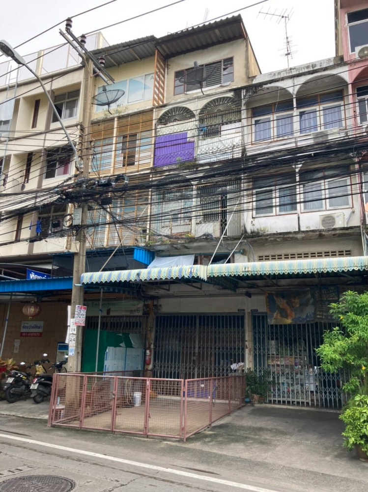 For SaleShophouseRama3 (Riverside),Satupadit : Selling only 5.4 million, 4-storey commercial building, Rama 3 location, next to BRT, Pariwat Temple, along the Chao Phraya River.