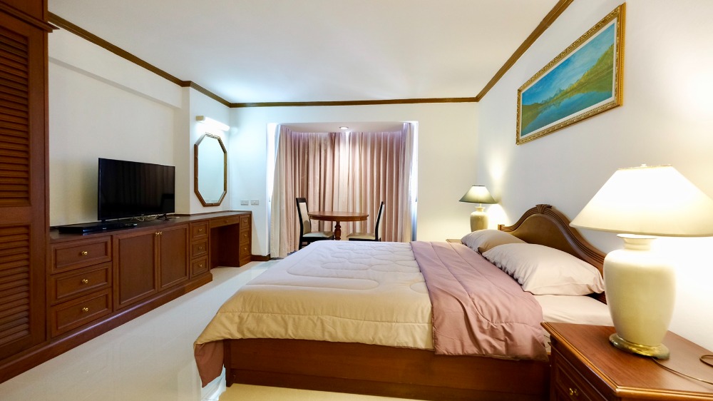 For SaleCondoNana, North Nana,Sukhumvit13, Soi Nana : Very cheap 🔥 Urgent sale, luxury condo in the heart of Sukhumvit 🔥 Fully furnished with electrical appliances You can enter now.!!!!!!!!!
