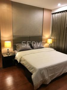 For RentCondoWitthayu, Chidlom, Langsuan, Ploenchit : Nice Room 2 Beds with Bathtub on High Fl.15+ Good Location Close to BTS Chit Lom / Condo For Rent