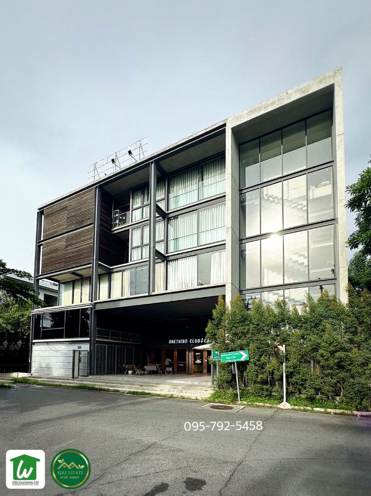 For SaleHome OfficePattanakan, Srinakarin : Special Price! Commercial building (Home Office) 4 floors, Srinakarin 57, behi nd Paradise Park, next to "Wantham Park" near the BTS station.