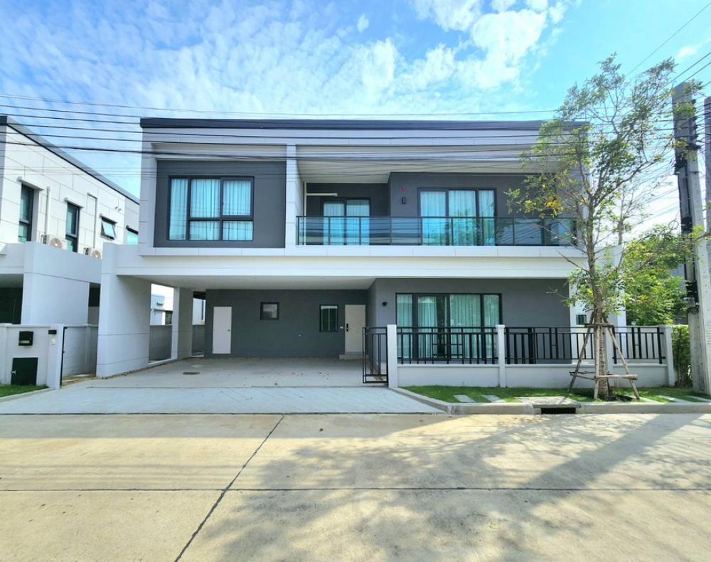 For RentHouseBangna, Bearing, Lasalle : 📢New house for rent, good location, near Mega Bangna, Centro Bangna, Modern Luxury style detached house, 4 bedrooms, 5 bathrooms, large size house with maids room. Ready to move in today, only 150,000/month