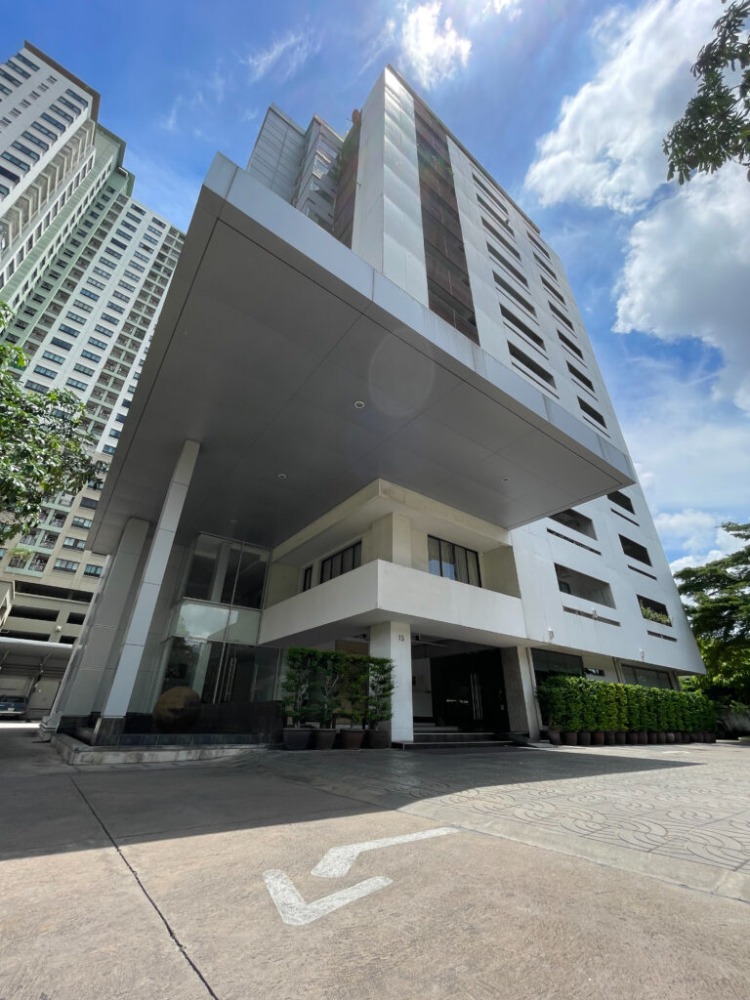For RentOfficeSapankwai,Jatujak : 33 Space office for rent on Pradiphat Road near BTS and Rama VI Express way