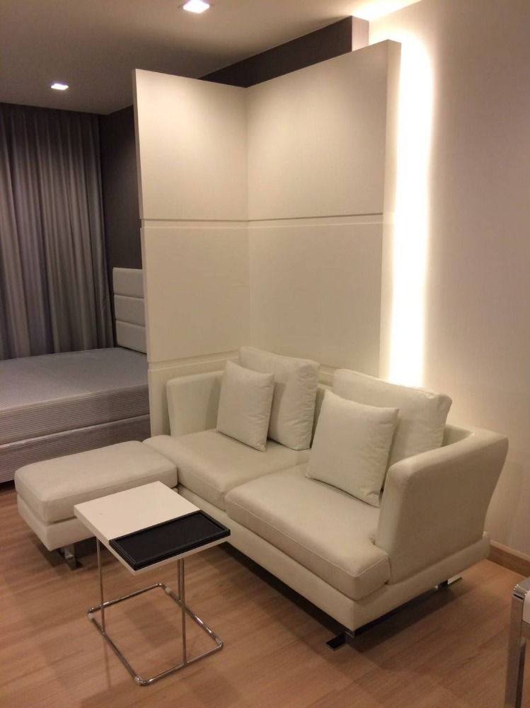 For SaleCondoWongwianyai, Charoennakor : SELL! Urbano Absolute Sathorn-Taksin Studio 3 Mb.!!! view of the Chao Phraya River