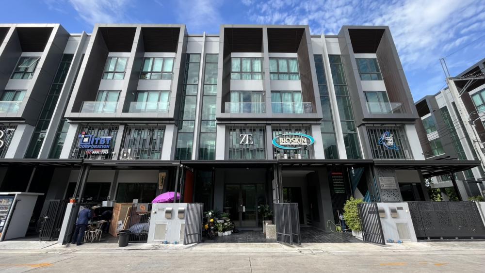 For RentHome OfficeVipawadee, Don Mueang, Lak Si : For rent/sale JW Urban Home Office Songprapa-Don Mueang JW Urban Home Office, 4-story home office with private glass elevator.