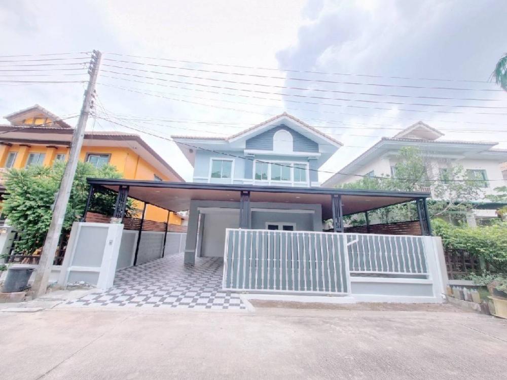 For SaleHousePathum Thani,Rangsit, Thammasat : Newly renovated two-storey detached house for sale on Ong Chao Sai Road, Lam Luk Ka, Burirom Village