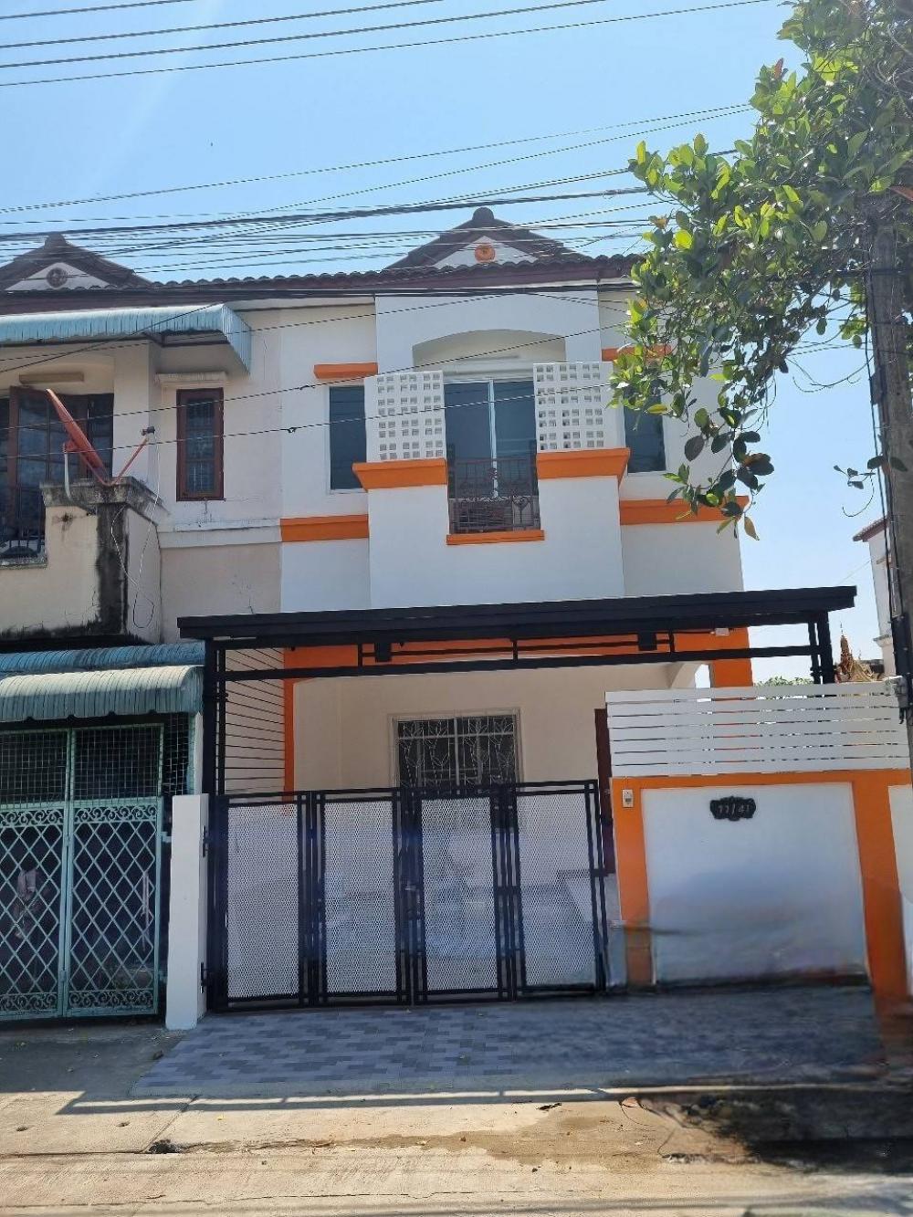 For SaleTownhouseMin Buri, Romklao : Townhouse for sale behind the corner of KC Cluster Village Nimit Mai Road Near Khlong Sam Wa Hospital, convenient to travel