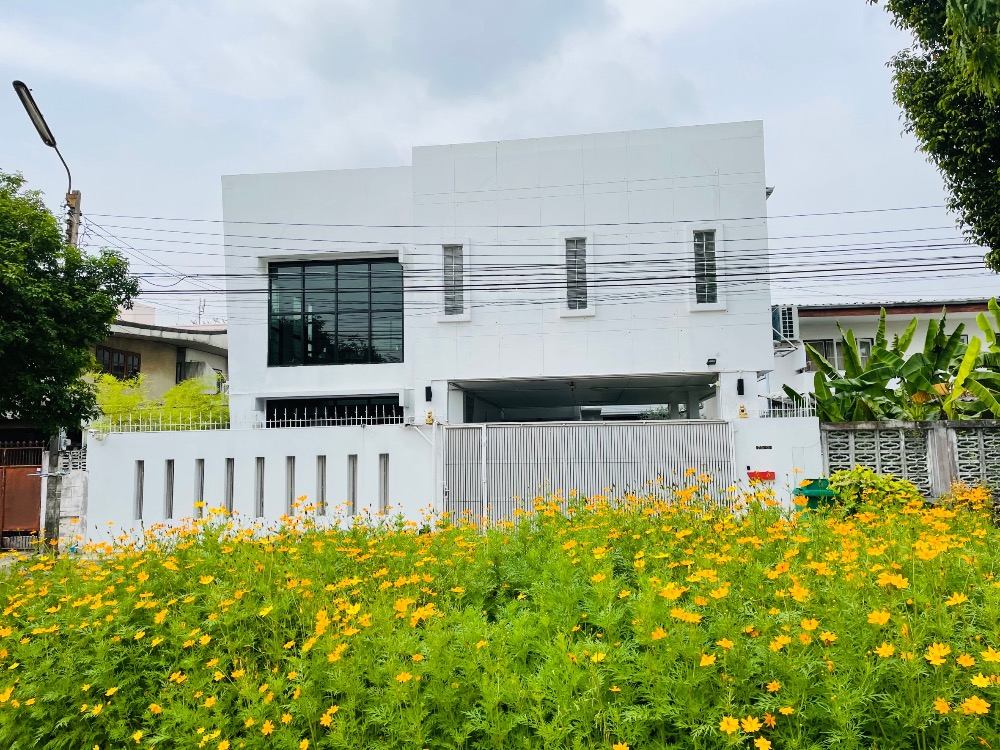 ขายบ้านเกษตรศาสตร์ รัชโยธิน : 🔥ขายถูกบ้านเดี่ยว ย่านเสนานิคม สามารถทำโฮมออฟฟิตได้ เดินทางสะดวก ใกล้ถนนเกษตร-นวมินทร์