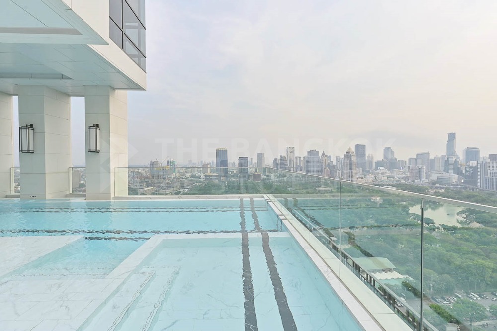 ขายคอนโดวิทยุ ชิดลม หลังสวน : Muniq Langsuan / ห้องสวยใกล้สวนลุม Pet Friendly / 1bed 1bath 54sqm โทร 0623697282
