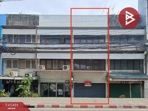 For SaleShophouseLadkrabang, Suwannaphum Airport : Quick sale, 3-storey commercial building, On Nut Road, near Prawet Intersection, Bangkok.
