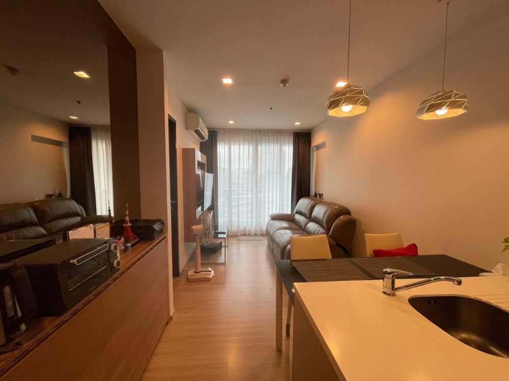 For SaleCondoSathorn, Narathiwat : Condos in the middle of the city are no cheaper than this. Rhythm sathorn🔥🔥 5.15M 🔥 Big room, size 45 sq m, brand new like a first hand. never rented
