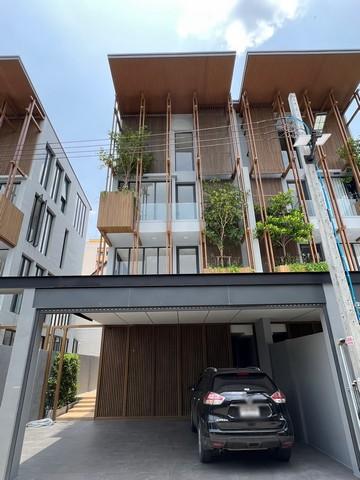 ขายบ้านโชคชัย4 ลาดพร้าว71 : BS664 ขายบ้านแฝด3 ชั้น 35 ตร.ว. 3 ห้องนอน 4 ห้องน้ำ โครงการ ALIVE Ekamai-Ramintra ใกล้รถไฟฟ้าสายสีเหลืองสถานี ลาดพร้าว 83