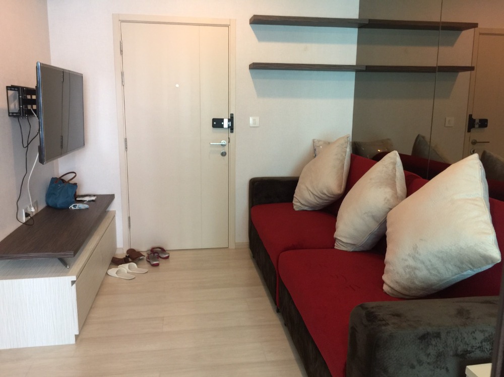 For SaleCondoPinklao, Charansanitwong : Urgent sale!!!!! The condo is already built in. The furniture is ready to move in.