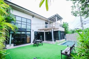 ขายบ้านเลียบทางด่วนรามอินทรา : ขายบ้านเดี่ยว สร้างเอง 2 ชั้น โยธินพัฒนา 7 บางกะปิ คลองจั่น ประดิษฐ์มนูธรรม 90 ตร.ว ตกแต่งบิวท์อินแล้วทั้งหลัง มีห้องนอนชั้นล่าง มีสระว่ายน้ำ ใกล้ เลียบด่วน ทางด่วน เอกมัย  รามอินทรา