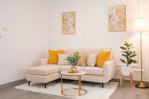 ขายคอนโดปิ่นเกล้า จรัญสนิทวงศ์ : ขาย**คอนโด The Trust Residence ปิ่นเกล้า** วิวดี สวยมาก ชั้น 19  ขนาดพื้นที่ 30 ตรม. สนใจทักไลน์