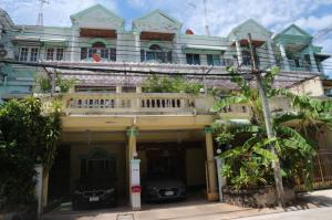 For SaleTownhouseEakachai, Bang Bon : Townhome for sale, 3 floors, 3 adjacent rooms, Dao Khanong Place Village, Soi Chom Thong 4, Chom Thong Road, Bang Kho, beautifully decorated, ready to move in. can park many cars