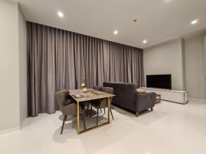 For RentCondoSukhumvit, Asoke, Thonglor : For Rent📍vittorio sukhumvit 39🛀2 bed 3 bath📞0639399665