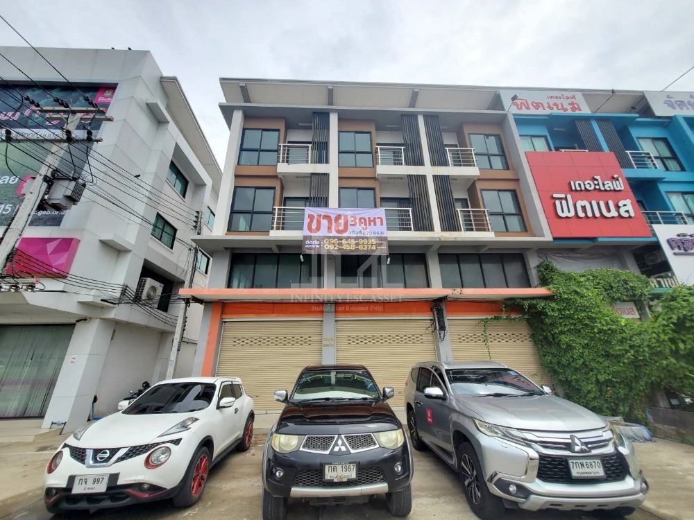 For SaleShophouseAyutthaya : Commercial building for sale, 3 booths, 3 floors, Sam Ruean Subdistrict, Bang Pa-In District, Phra Nakhon Si Ayutthaya Province, area 48 sq m, usable area of ​​approximately 672 sq m, suitable for offices, warehouses and distribution centers.