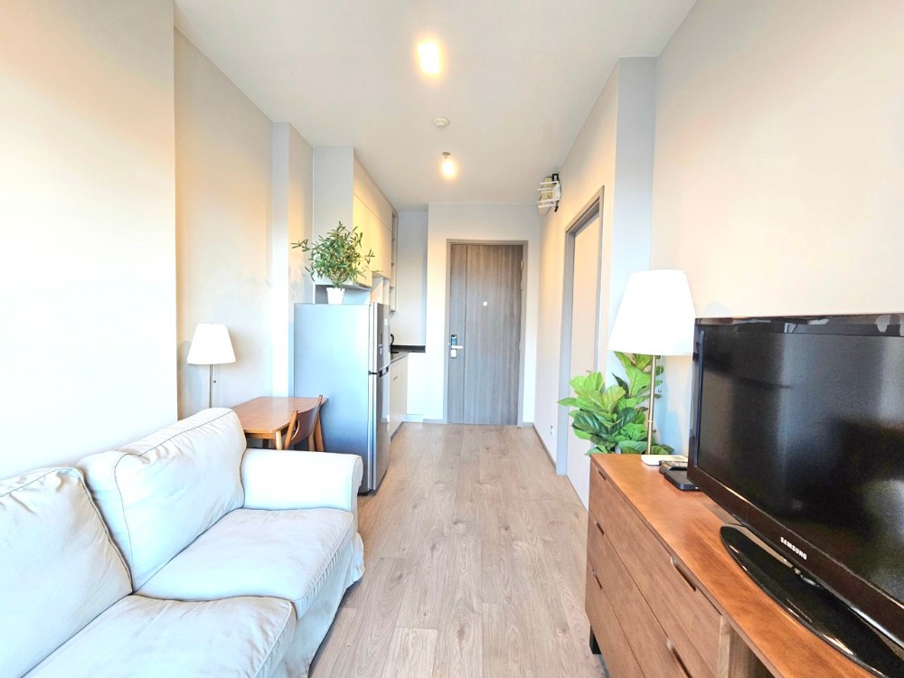 For RentCondoLadprao, Central Ladprao : NEW!! Condo for RENT ** Whizdom Avenue Ratchada-Ladprao ** Beautiful room, very new!! Special price only @ 20,000 Baht