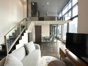 For RentCondoRatchathewi,Phayathai : Luxury condo for rent, CONNER Ratchathewi, near BTS, large room 44 sq m. Duplex, 11th floor, very nice