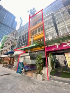 For SaleShophouseSukhumvit, Asoke, Thonglor : For Sale !! 🔥 Commercial building near BTS Phrom Phong 4 floors 1 unit