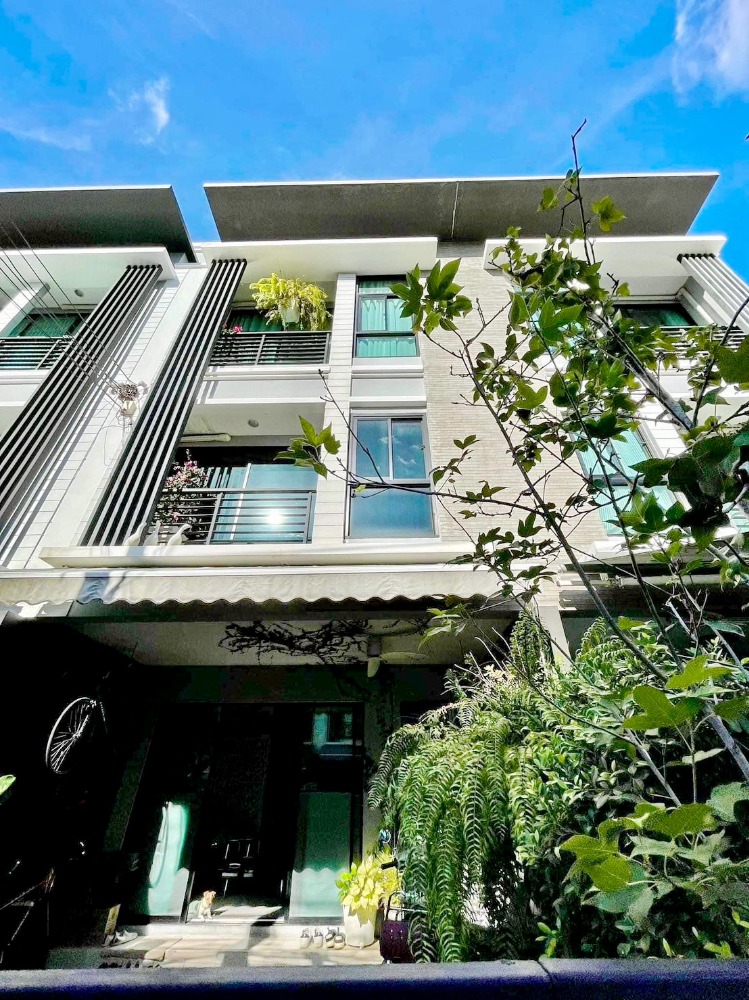 ขายทาวน์เฮ้าส์/ทาวน์โฮมรามคำแหง หัวหมาก : H0168😍 For SELL ขาย ทาวน์เฮ้าส์ Townhouse บ้านกลางเมือง พระราม 9-รามคำแหง 3 ชั้น,🚪3 ห้องนอน🚄ใกล้ มหาวิทยาลัยรามคำแหง🏢รามคำแหง🔔พื้นที่บ้าน:20.00ตร.วา🔔พื้นที่ใช้สอย:149.00ตร.ม.💲ขาย:6,900,000฿📞O99-5919653,O65-942325