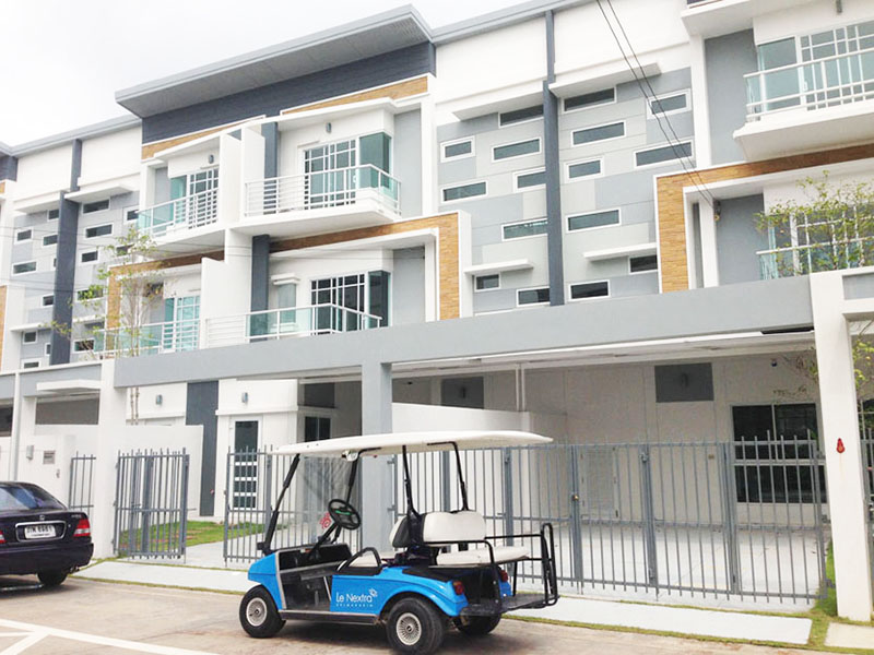 For SaleTownhousePattanakan, Srinakarin : Townhouse 3 floor Le nextra near Expressway Motorway only 5 minute. Well design style Modern