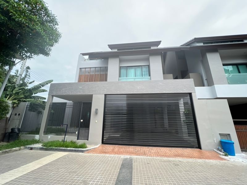 For SaleHouseYothinpattana,CDC : WW811J 3-storey detached house for sale behind the corner of Private Nirvana Residence Village, Soi Yothin Phatthana 11, Intersection 7, along Ekamai-Ramintra Expressway