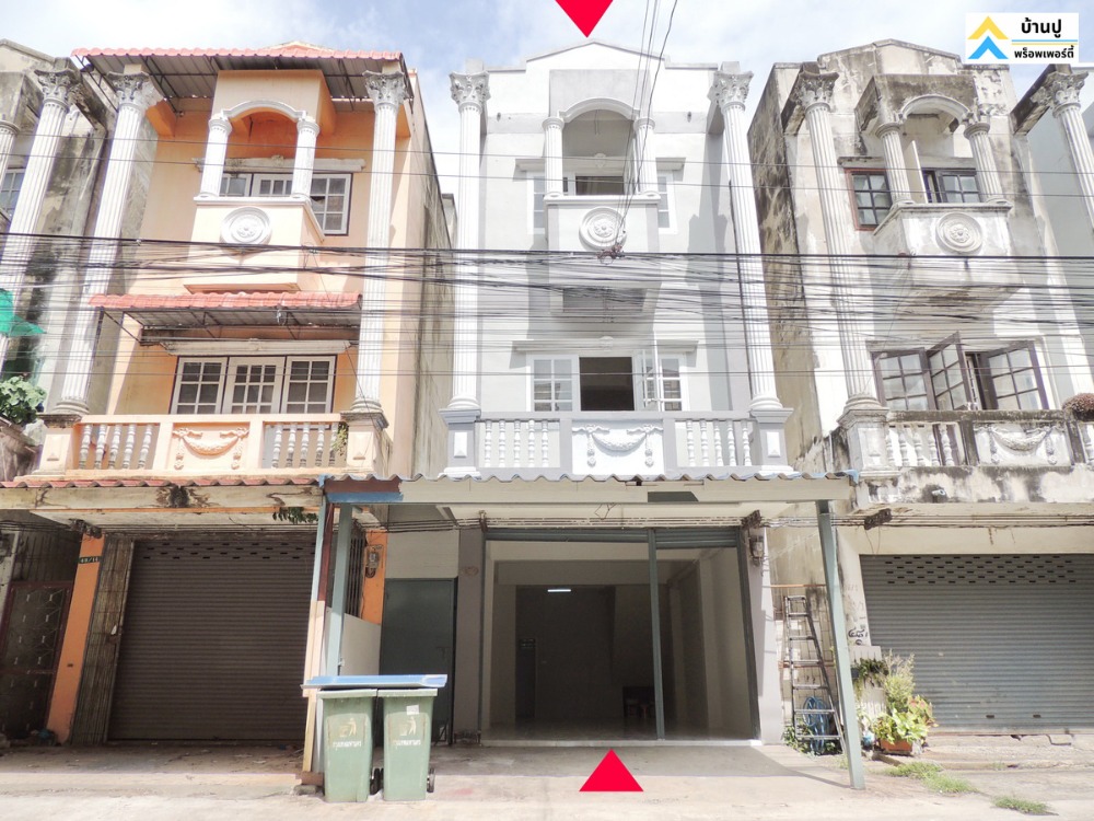 For SaleShophouseMin Buri, Romklao : 3-storey commercial building for sale with a roof deck in Nong Chok, Chamchuri Village, newly renovated, near the main road, only 100 m.