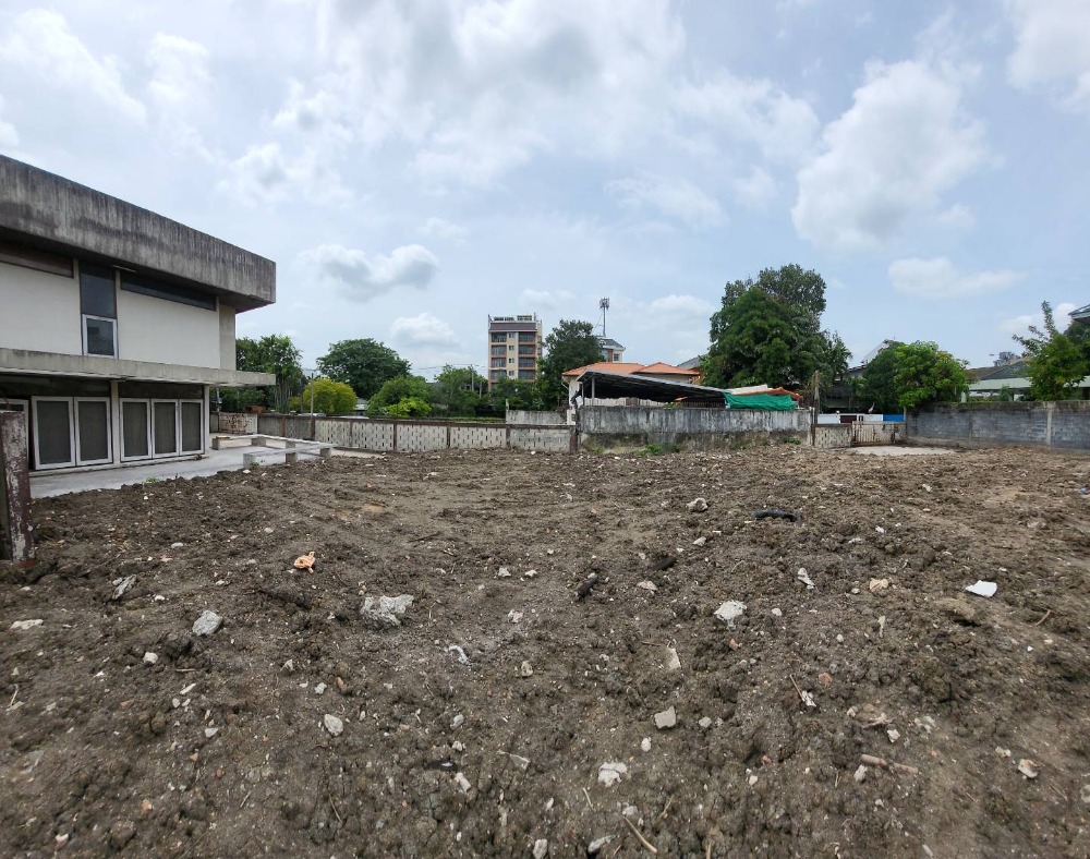 For SaleLandSukhumvit, Asoke, Thonglor : Land for Sale 295 sq.wah Soi Ekamai 10 Sukumvit Rd., Bangkok